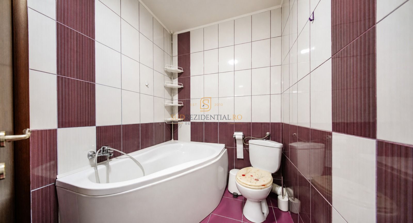 Apartament 3 camere, complet mobilat, decomandat, etaj intermediar - Poză 23