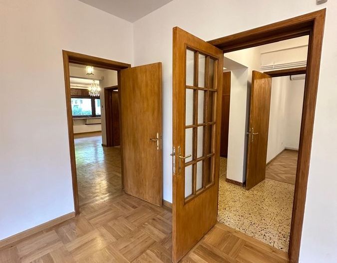 De inchiriat spatiu/ apartamnet 3 camere pe strada Roma - Poză 5