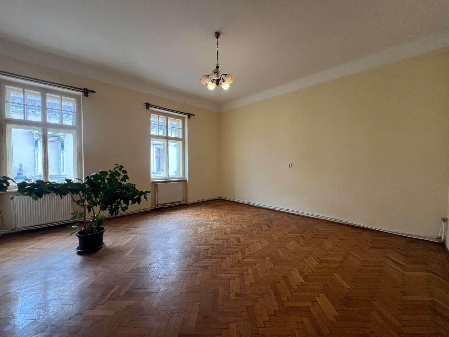 Garsonieră spațioasă de închiriat în zona ultracentrală - Poză 4
