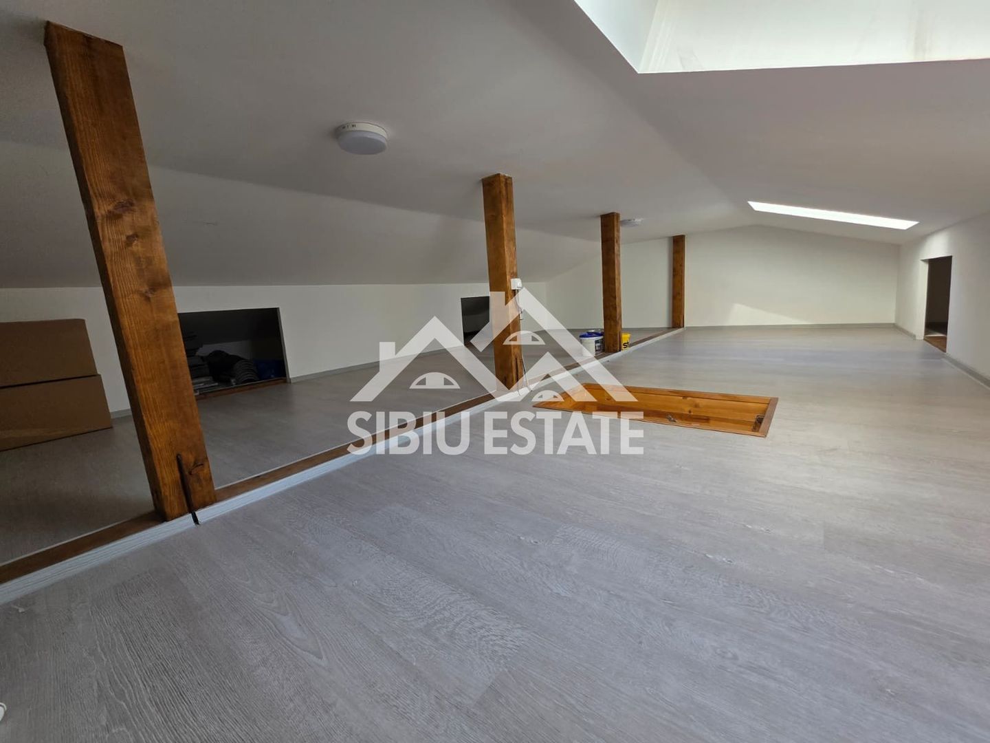 Apartament 4 camere cu terasa si pod, mobilat utilat - Poză 12