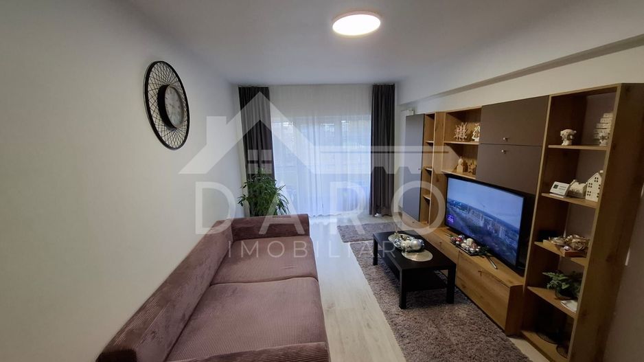 Inchiriez apartament 2 camere,recent renovat, Tudor, bloc nou,parcare! - Poză 1