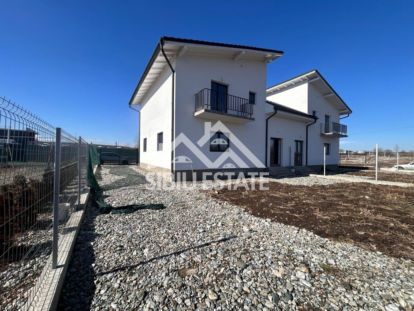 Casa duplex de vanzare 4 camere, 2 bai-s.u. 142 mp. PRET AVANTAJOS - Poză 92