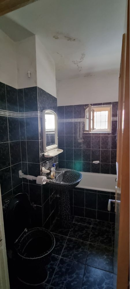 Vand apartament 2 camere, semidecomandat, situat central - Poză 6
