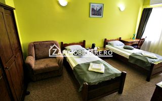 Pensiune aproape de centru,10 camere,13 băi,1 restaurant - Poză 11