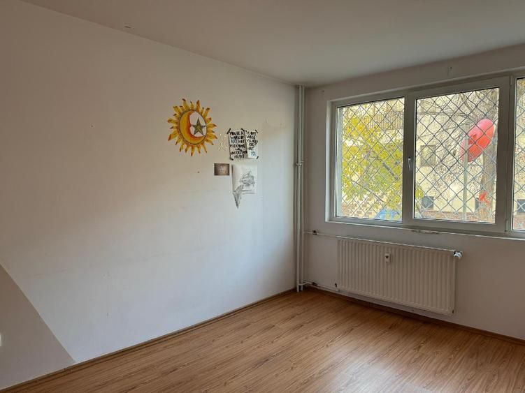 De vânzare: apartament 4 camere Apusului - Poză 4