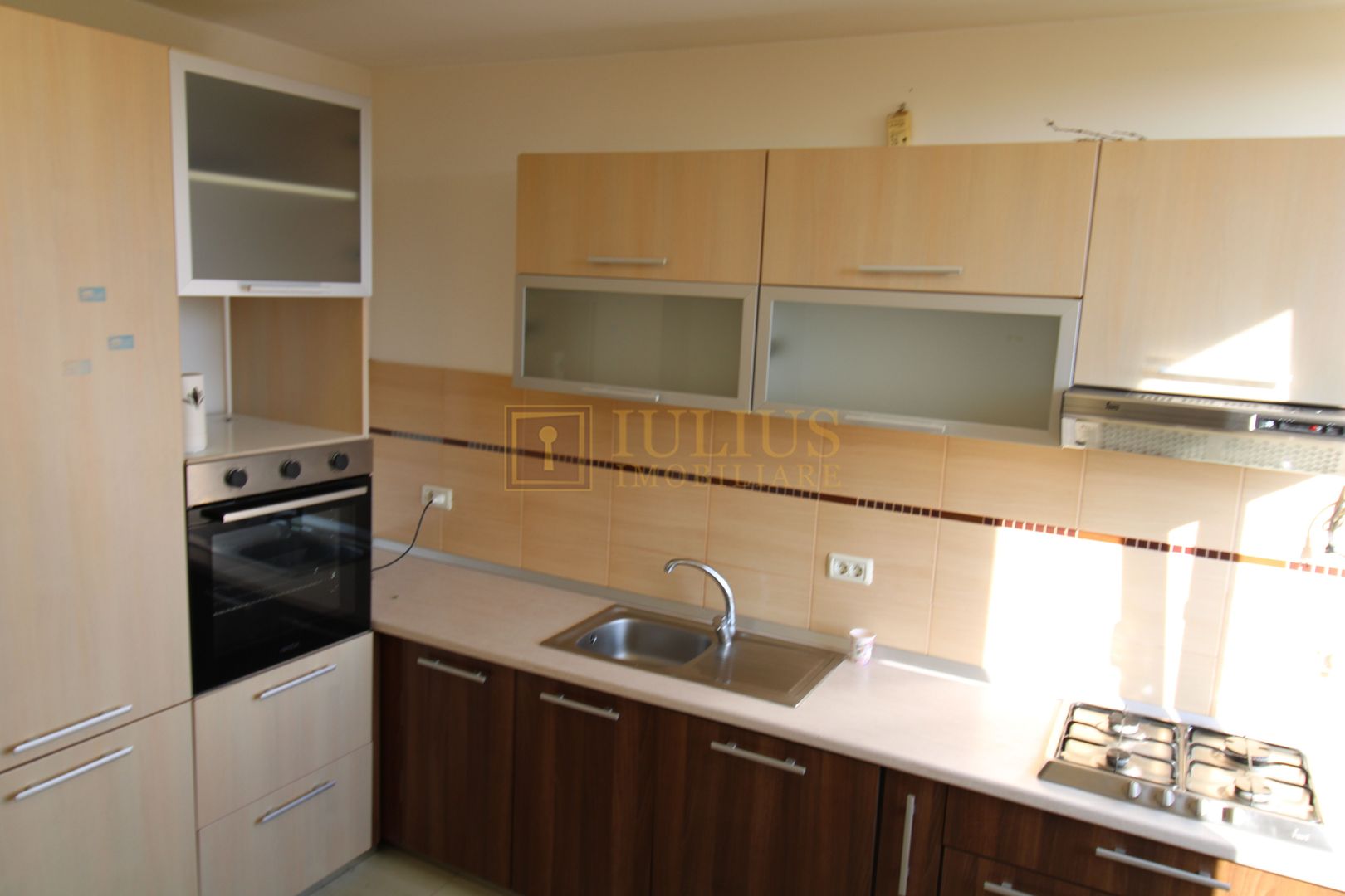 3 camere ideal familie sau studenti, se accepta animale de companie - Poză 1