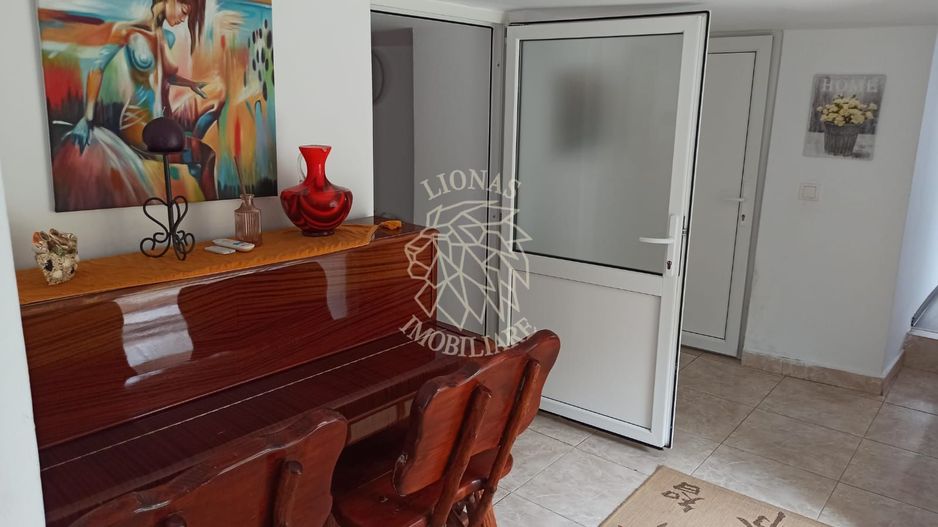 Apartament la casa 3 camere-curte-piscina-foisor-Zona Podul Jelnei - Poză 10