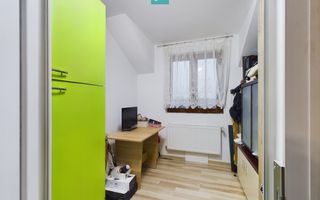 Apartament cu 3 camere pe 2 niveluri în Dumbrăvița - Poză 3