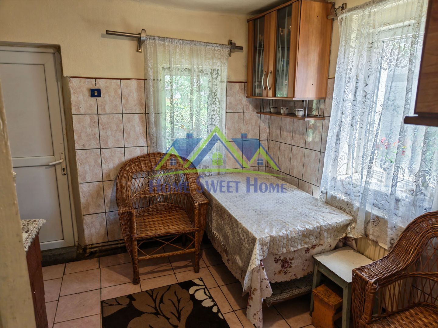 Casa Ghelari, 3 camere, 678mp, baie, buc., termopane, curte si gradina - Poză 8
