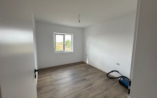1\2 Duplex Utvin P+E,4Camere,2 Bai,Toate Utilitatile - Poză 7
