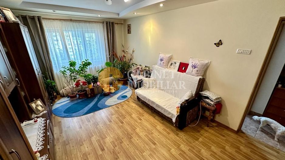 Apartament cu 3 Camere decomandat - Zona Rond Vechi - Bloc 1984 - Poză 4