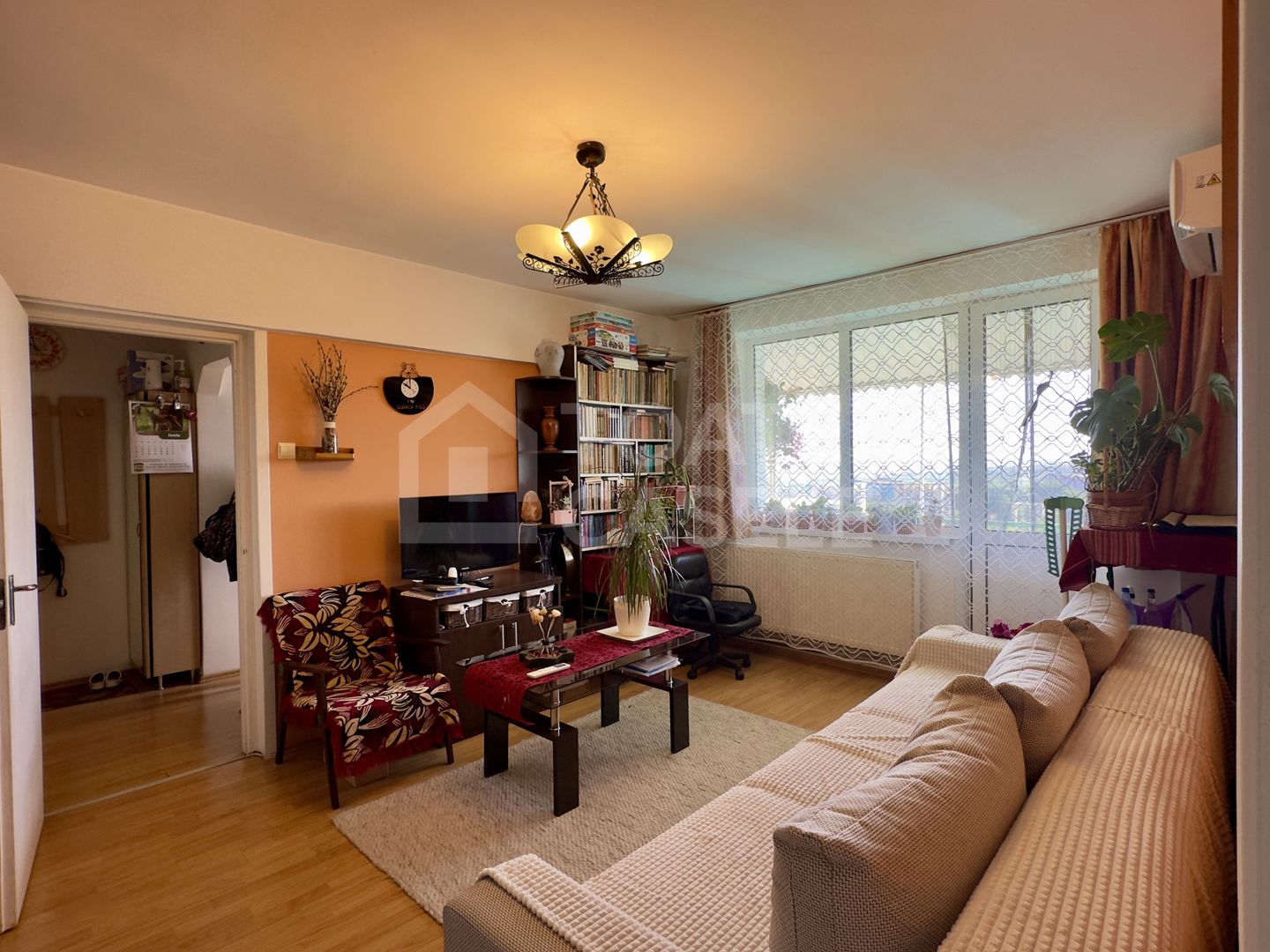 Vând apartament cu 2 camere, zona Mercur - Poză 3