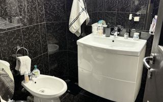 URGENT!, proprietate in vila, GARAJ, FARA RISC SEISMIC, NEGOCIABIL - Poză 7