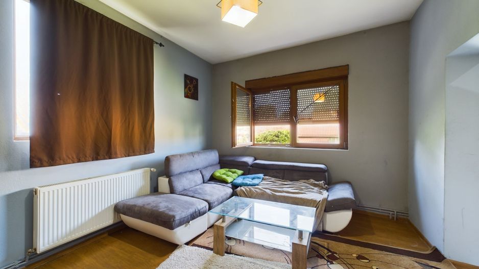 Proprietate multifuncțională într-o locație Centrală - Poză 11