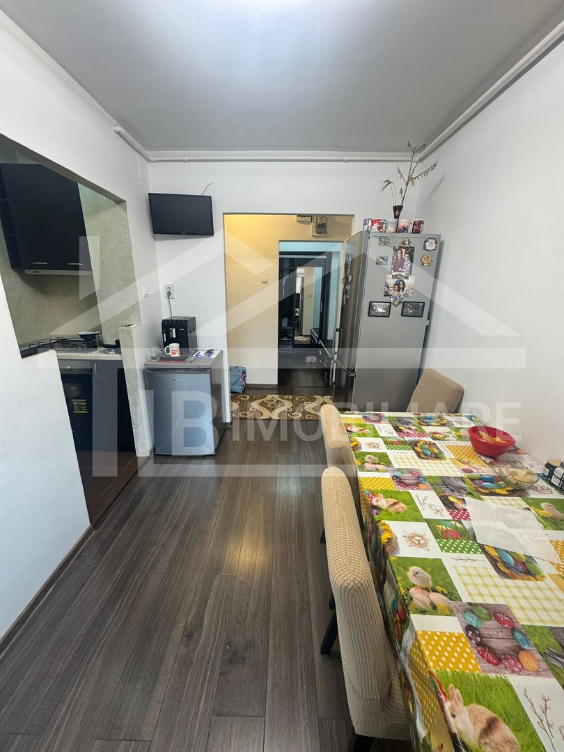 Apartament cu 3 camere, 70 mp, decomandat, garaj, Zona Fortuna - Poză 9