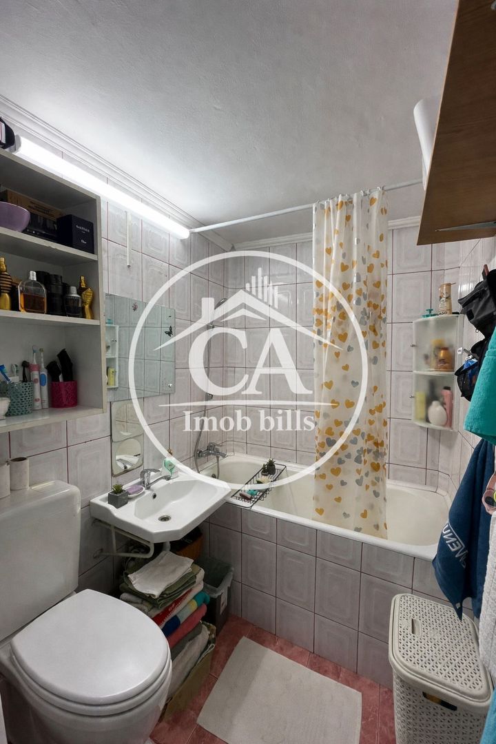 Apartament de vânzare cu 2 camere în zona Rogerius, Oradea - Poză 4