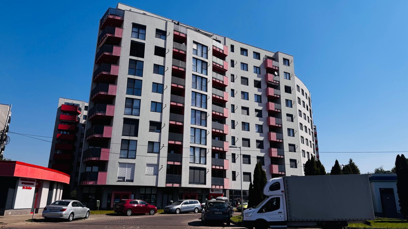 De închiriat 2 loc parcare,acoperită, la Ared R20 OMV Kaufland, Arad - Poză 3