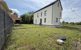 De vanzare Vila Str. Daliei - Petresti Corbeanca Ilfov - Poză 1