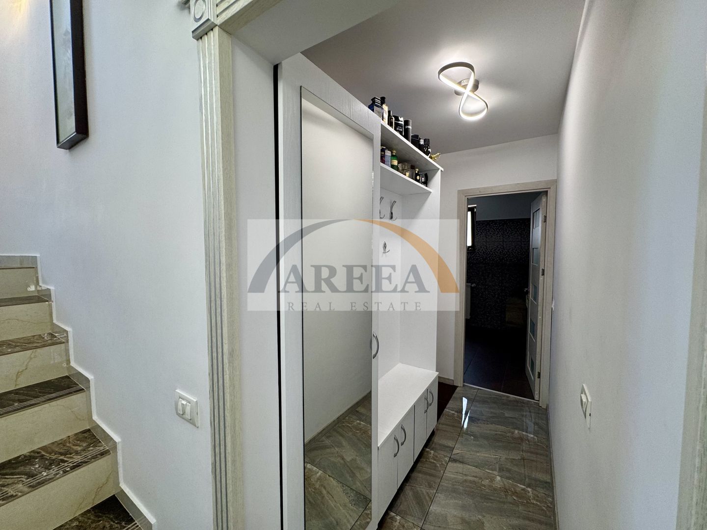 Berceni - VILĂ UNICAT, spațioasă, curte 1.000 mp, la 7 min metrou - Poză 42