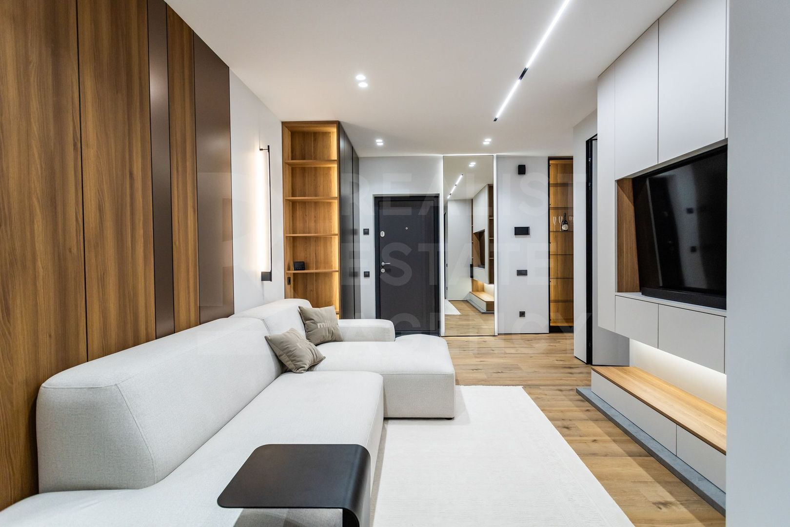Apartament mobilat de 90 mp cu 3 dormitoare în Buiucani - Poză 3
