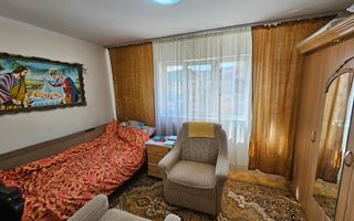 Apartament 3 camere, etaj 1, zona Piata Cetate - Poză 3