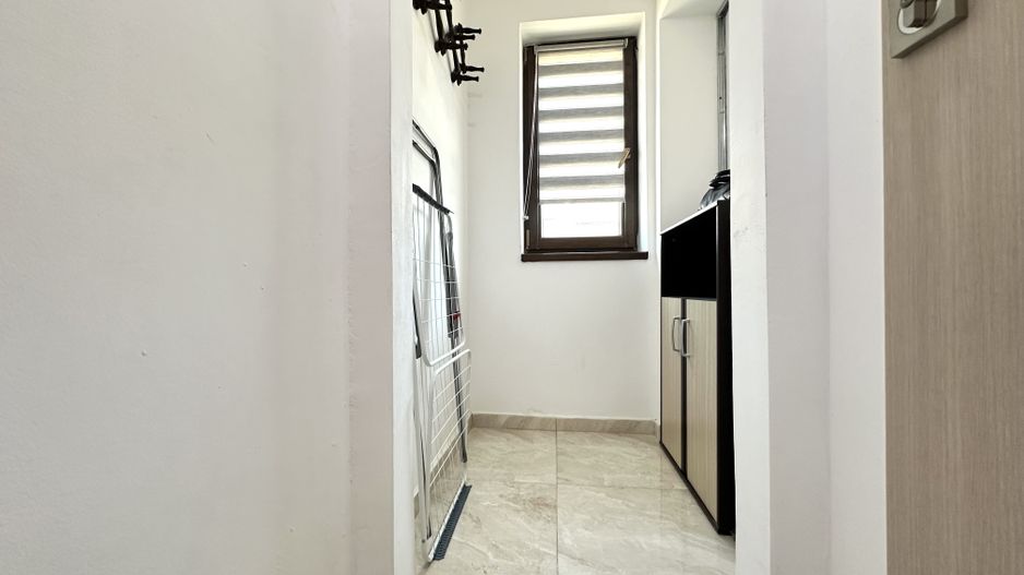 Apartament cu 2 camere  zona Coresi cu loc de parcare acoperit - Poză 11