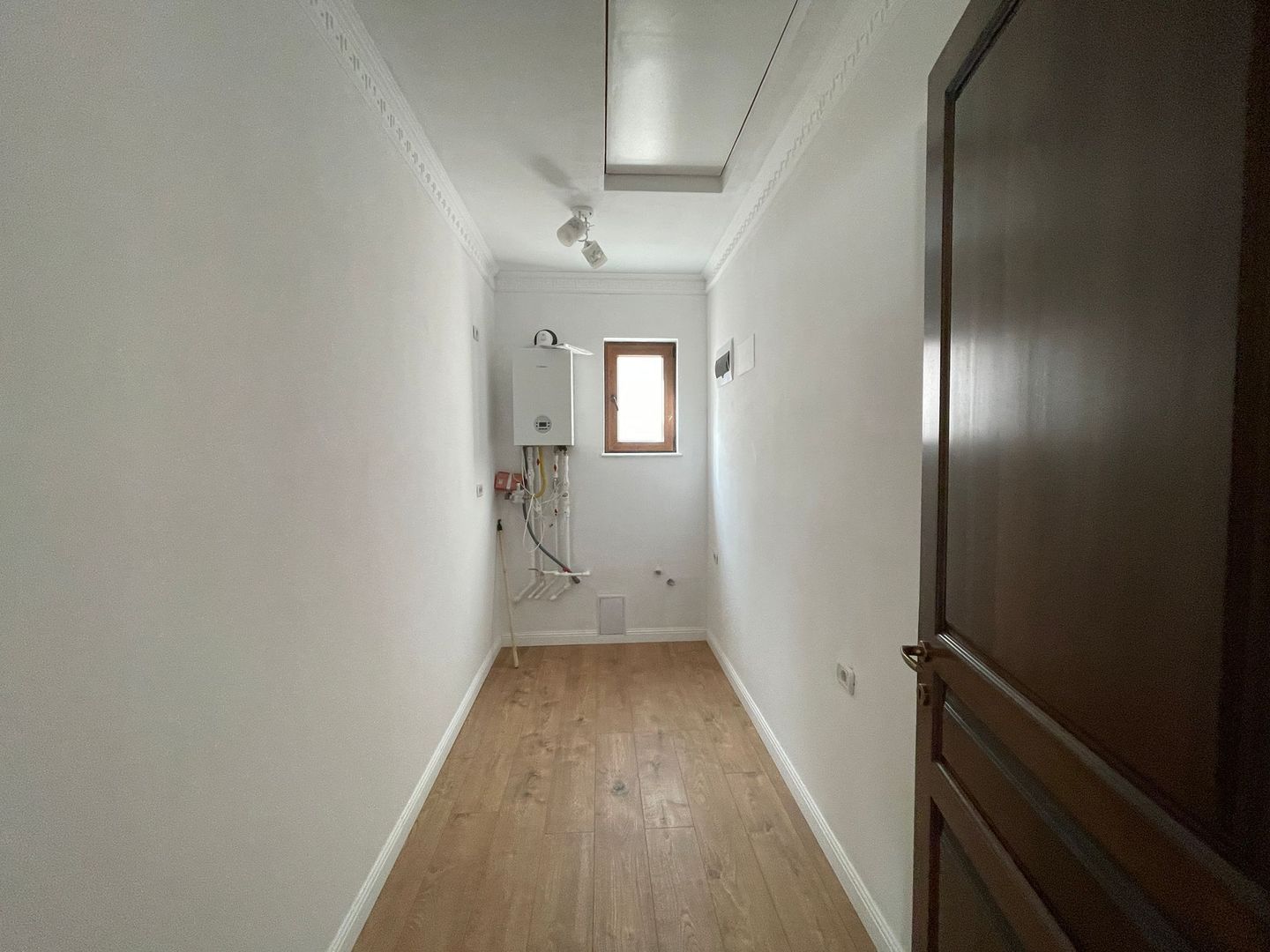 Casa individuala pe parter 160Mp -la asfalt-Ghiroda - Poză 9
