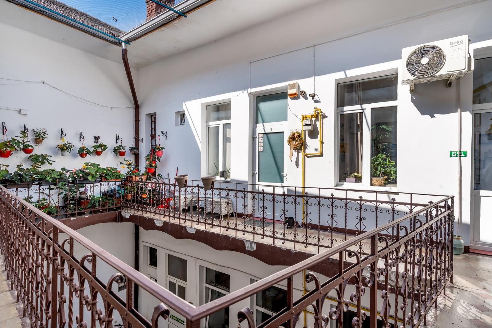 Apartament cu 1 camera de vanzare in Piata Mihai Viteazu - Poză 2