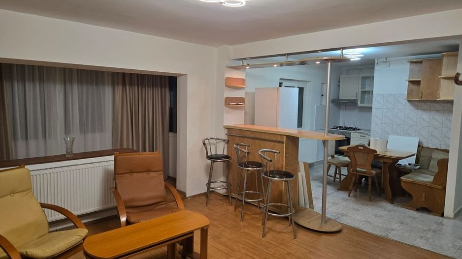 Închiriez apartament 2 camere, Mall Vitan, mobilat, metrou 4 minute - Poză 4