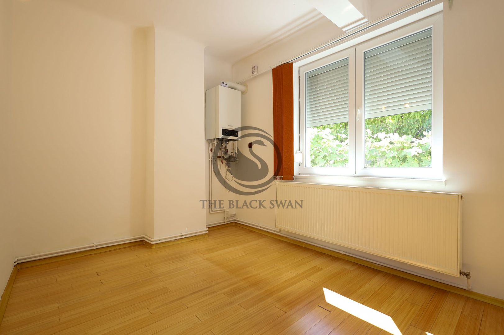 Apartament 2 Camere | Zona Centrală | Acces Privat și Parcare - Poză 12