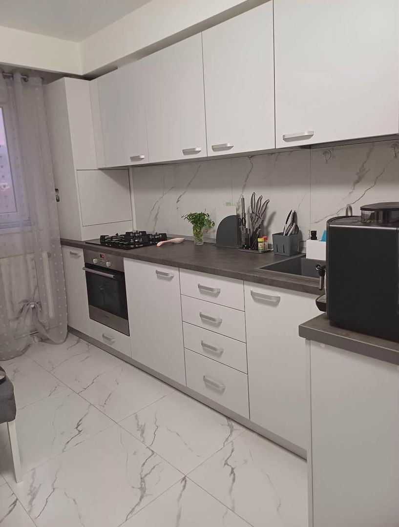 Apartament 2 camere, Cetate, zona piata, et.3, renovat - Poză 2