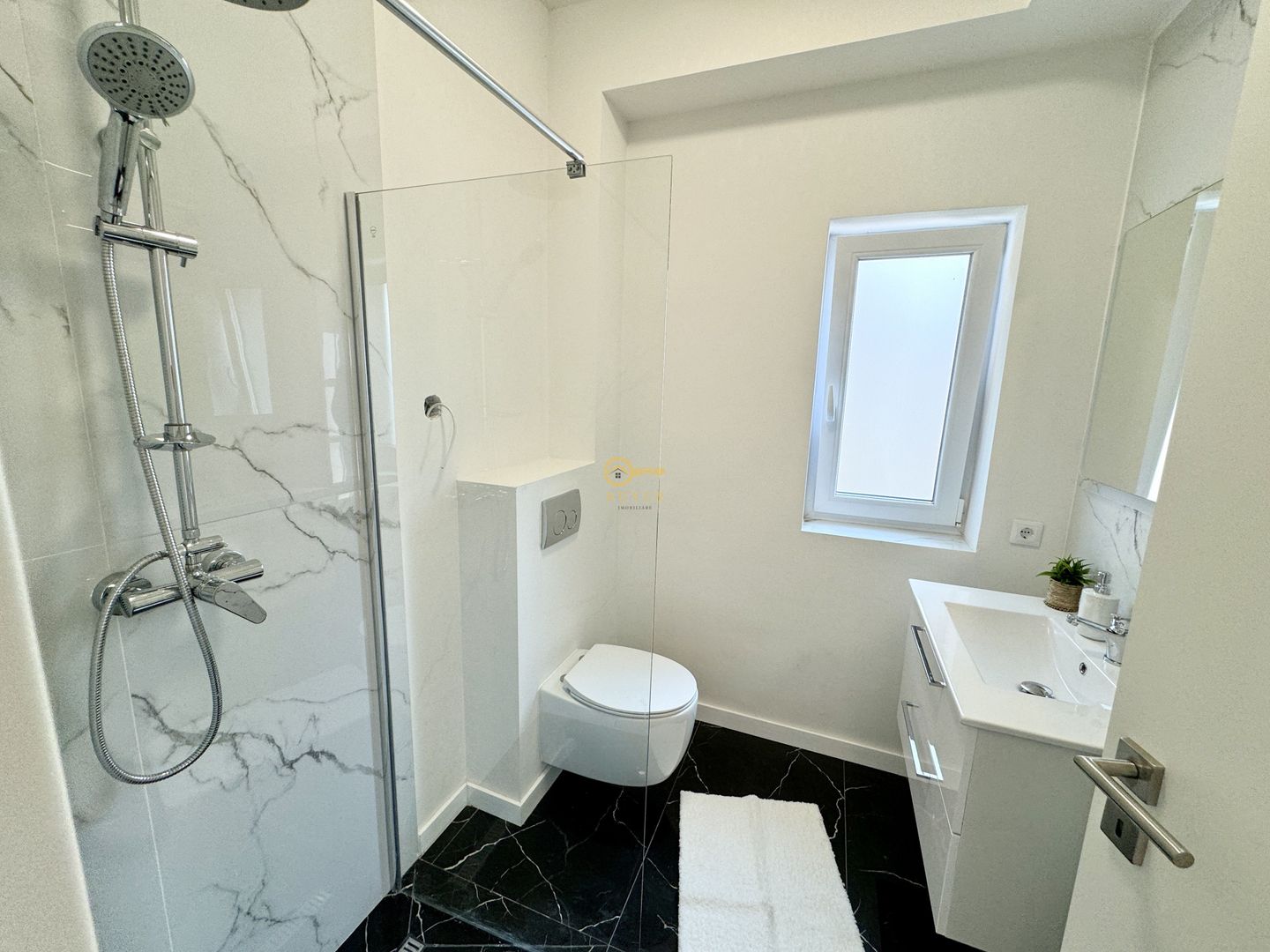 Casa noua, mobilata si utilata- Panorama catre munti- Teren 714mp - Poză 7