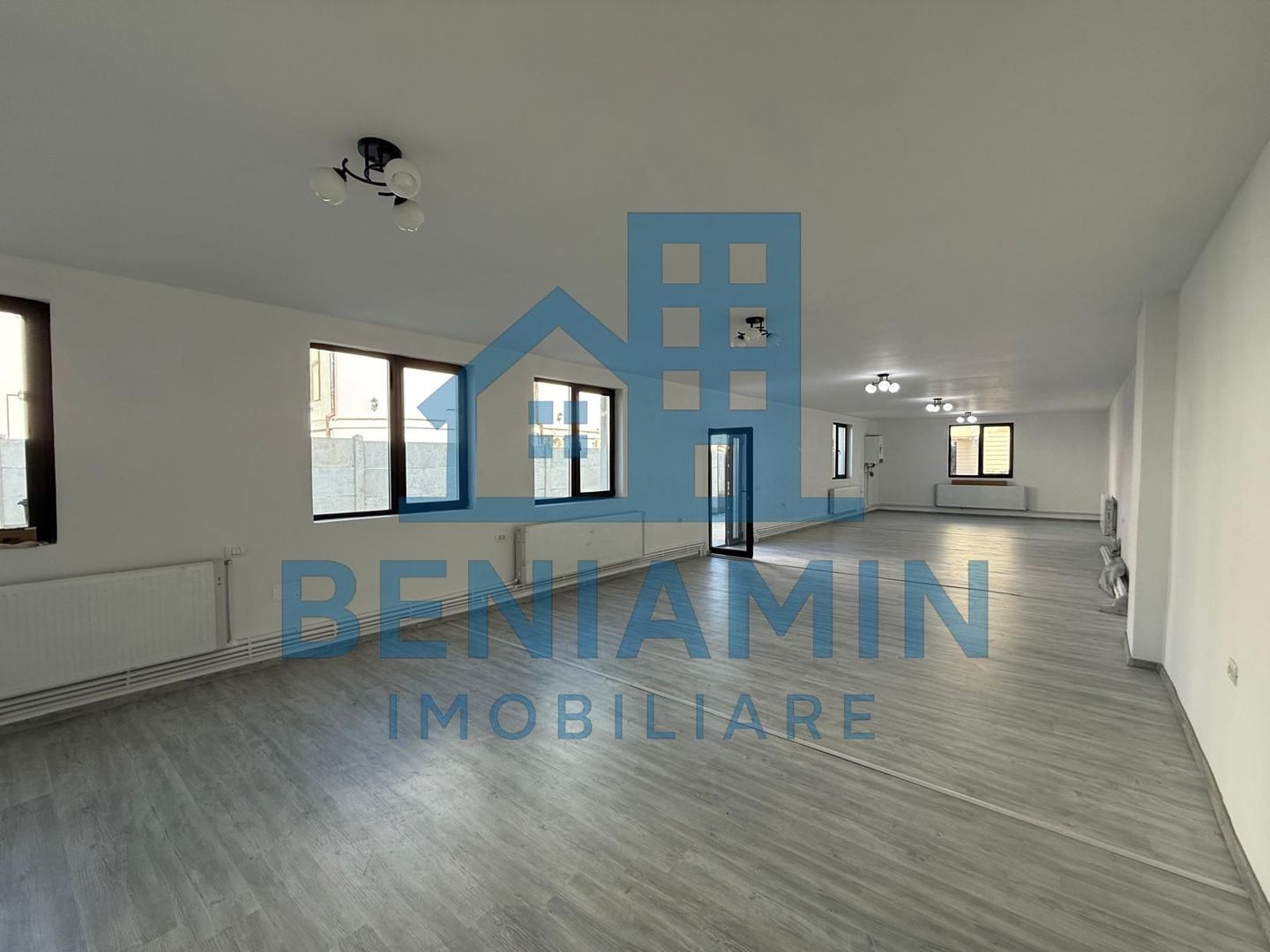 Spatiu comercial sau birouri 220mp-Centru-Pretabilitate mare-parcare - Poză 2