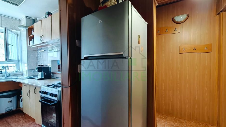 Apartament 3 camere, Cartierul Florilor, Boxă și parcare - Poză 13