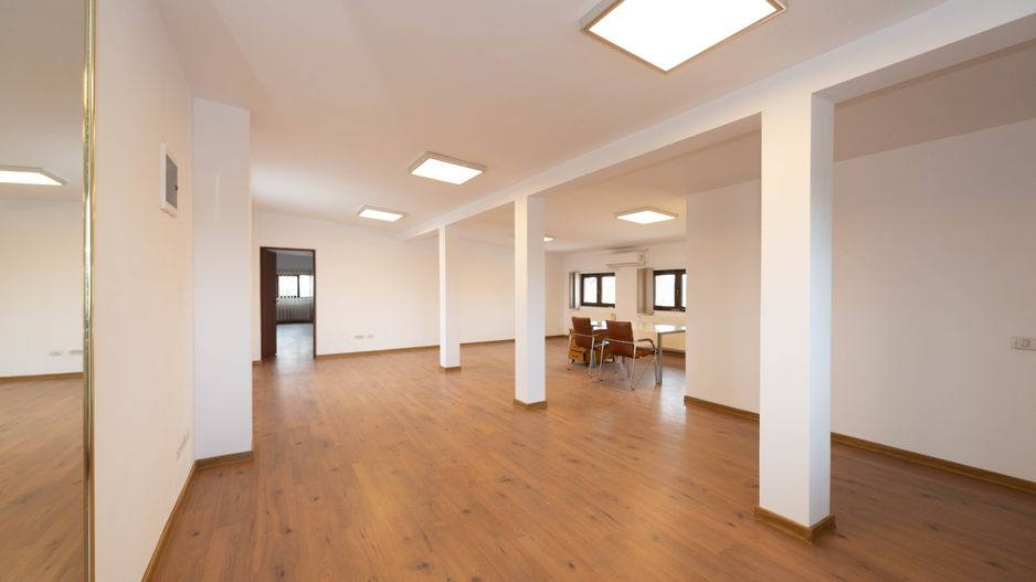 Spatiu de birouri stradal, 148mp de inchiriat în zona Soseaua Chitilei - Poză 1