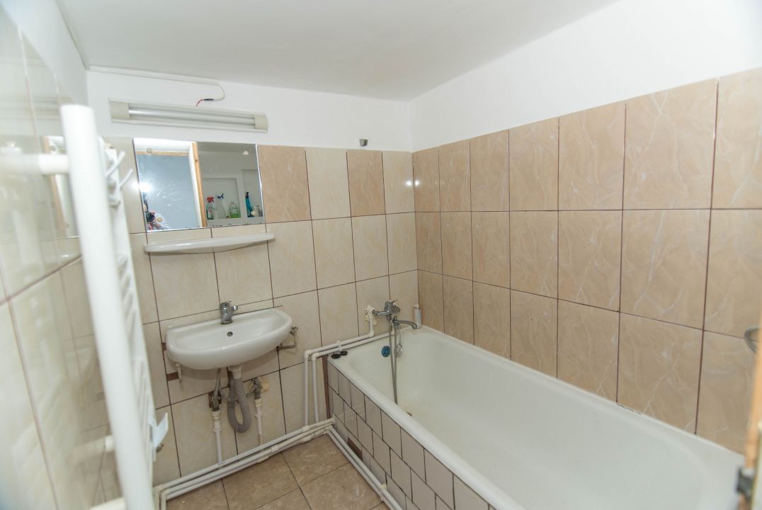 Casa cu 3 camere renovata - Poză 14