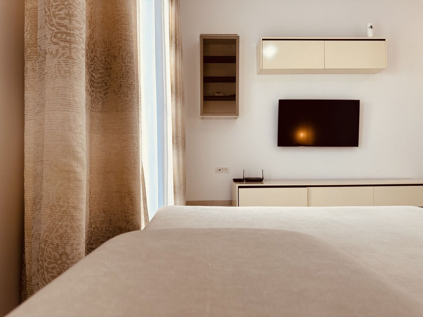 OFERTA INCHIRIATA - Comision 0% - Decomandat | Dressing & Pod Depozitare | - Poză 2