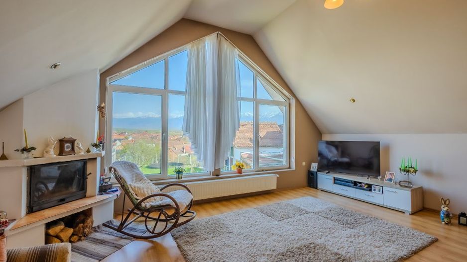 Casa individuala cu teren mare, vedere spre munti,  Avrig,  jud. Sibiu - Poză 3