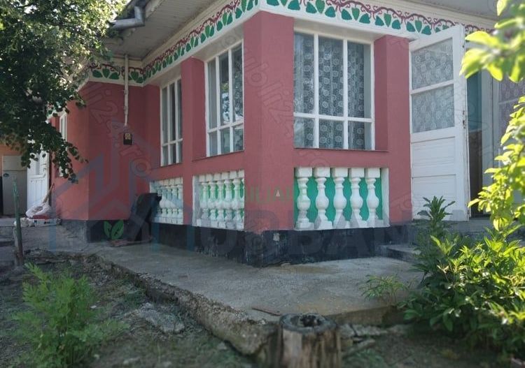 Casă tradițională, 3 camere, baie, bucătărie, sat Vorovești, com. Miroslava - Poză 1