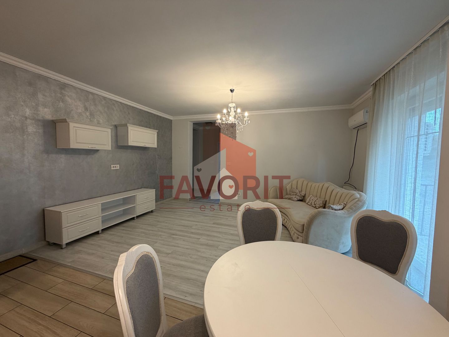 Mobilat si utilat. Disponibil imediat. Loc de parcare - Poză 3