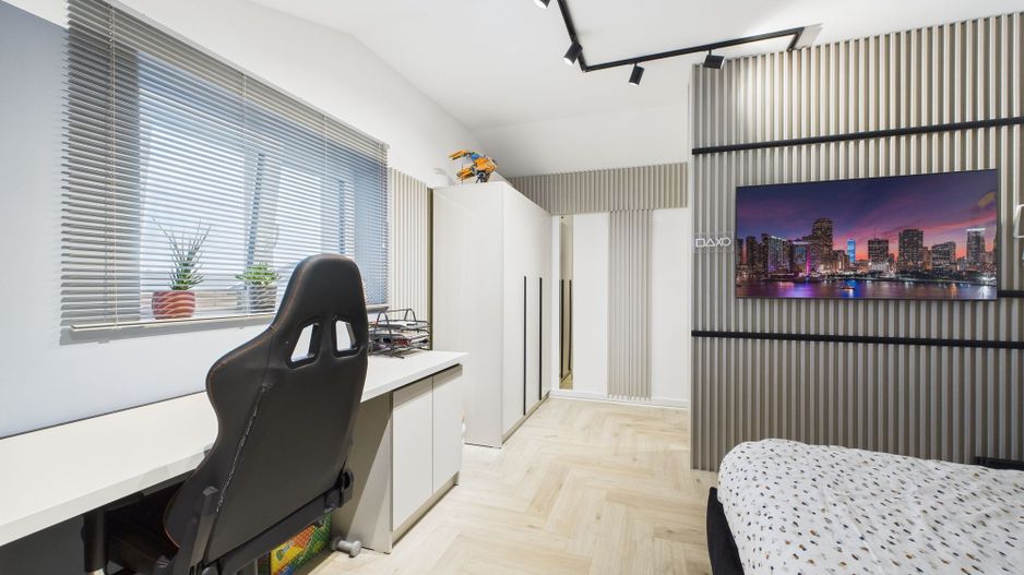 Casă modernă cu 5 camere, 4 băi și terasă închisă – Otopeni, central - Poză 26