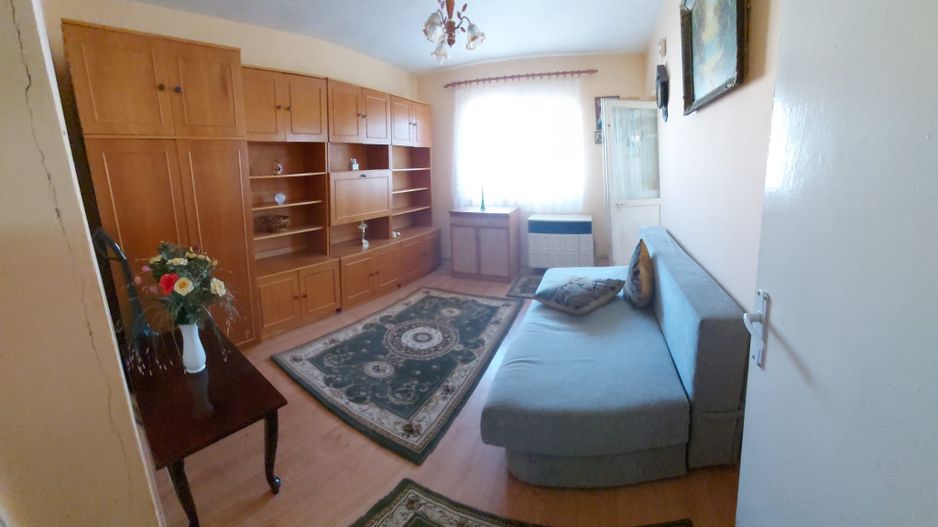 Garsonieră 27 mp cu balcon -bloc 3 etaje-mobilată utilată-bloc an 1980 - Poză 1