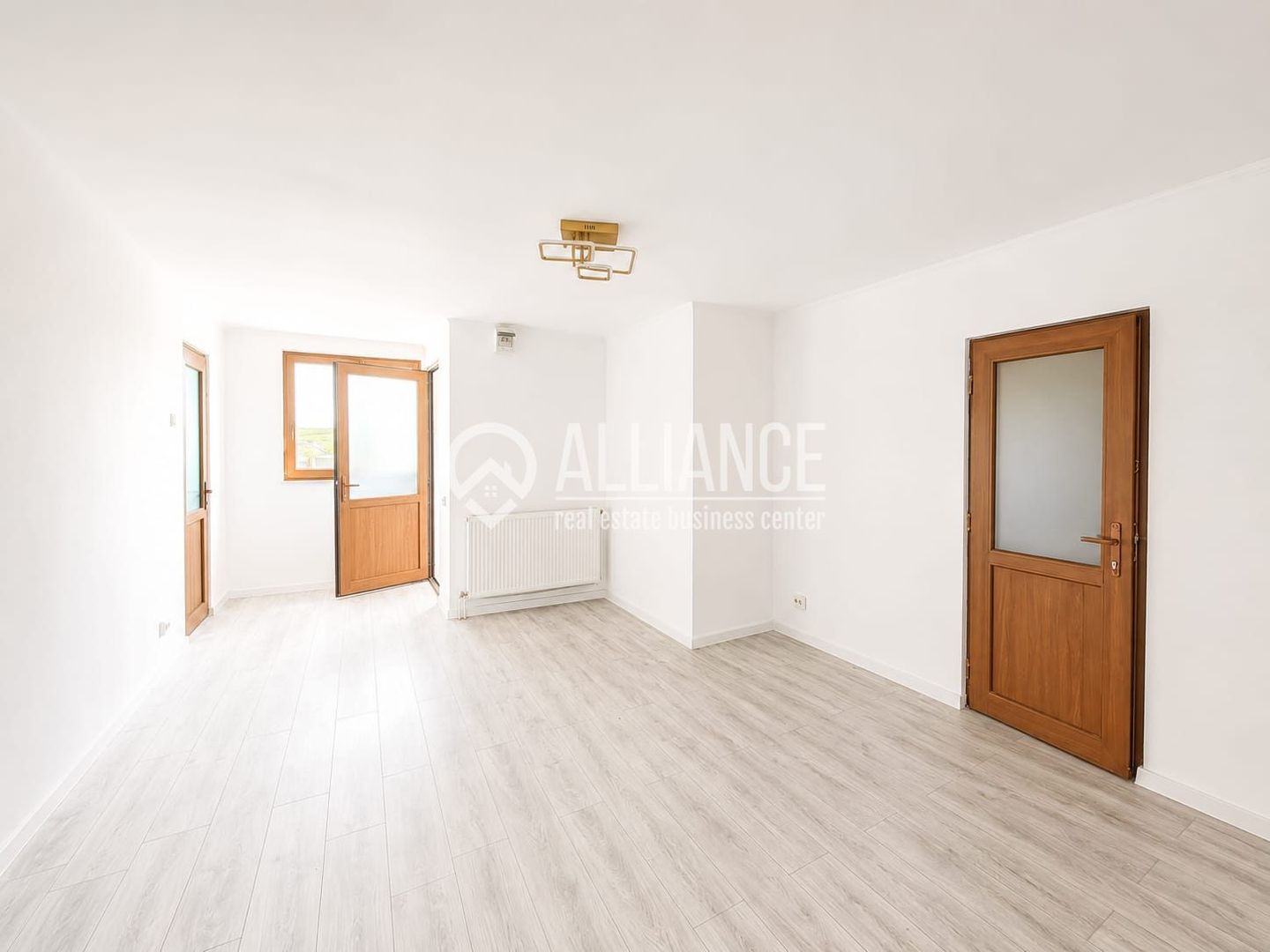 VALU LUI TRAIAN -Casa 6 Camere P+1+M 201 mp utili - Poză 9