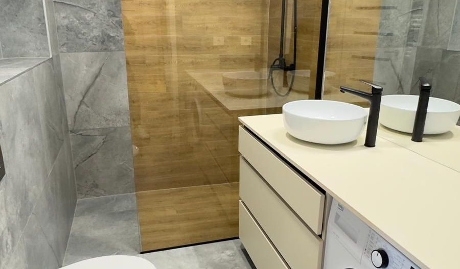 Inchiriez ap 3 camere, mobil utilat modern, loc parcare- 800 euro/luna - Poză 4