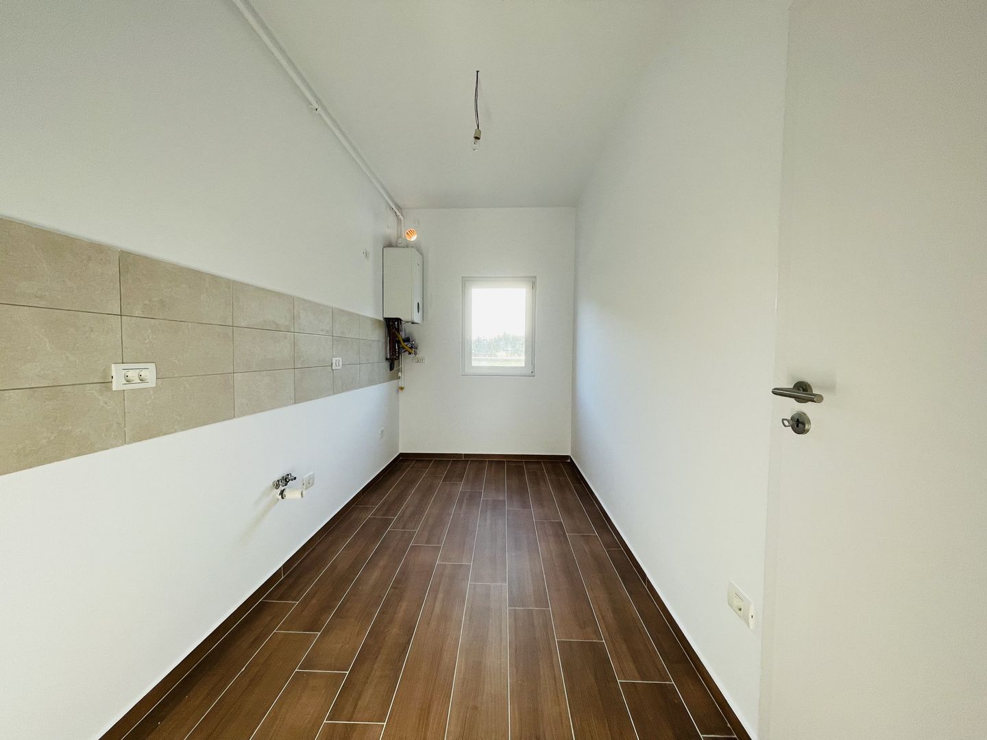 Spatiu birouri | 3 incaperi 55mp | GRADINA 50mp - Loc parcare privat - Poză 9