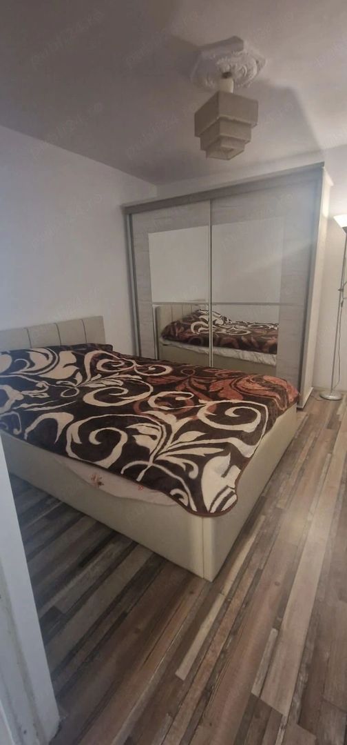 Camera camin- Valea Rosie - Poză 6