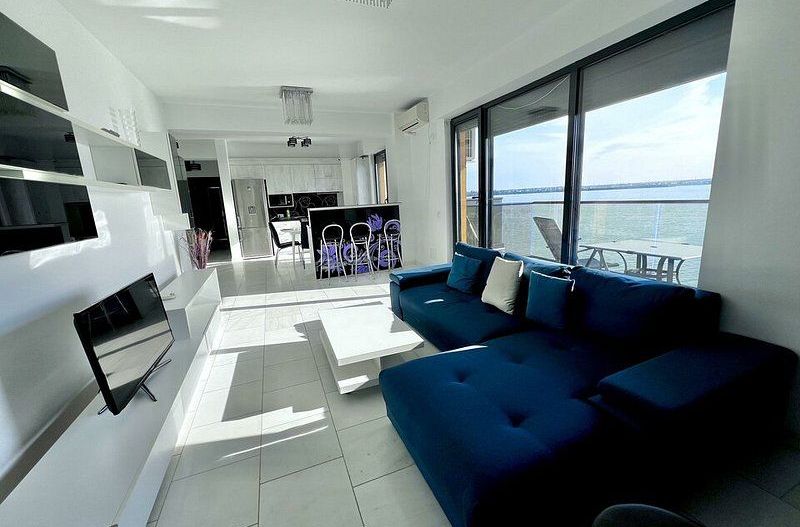 Apartament 2 camere Vila Sophia 1 - Vedere frontala la lac - - Poză 2