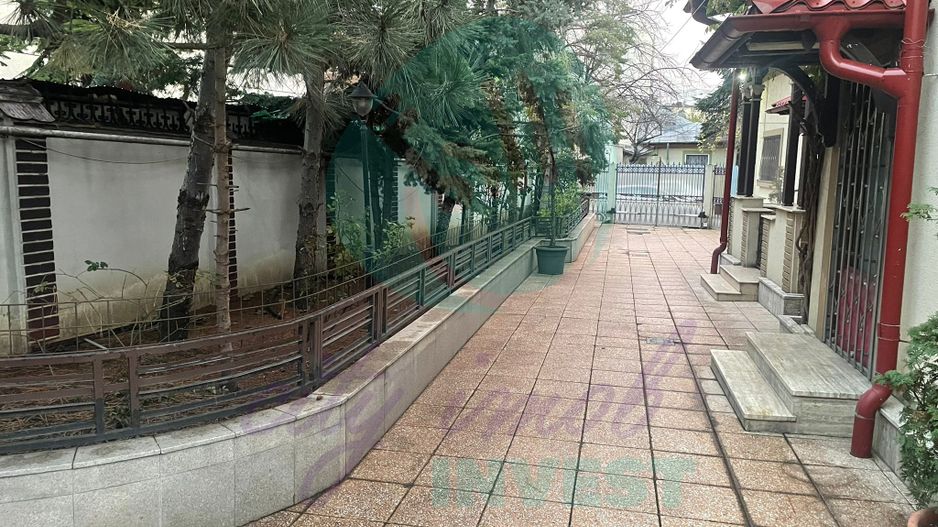 Casa formata din 2 corpuri cu TEREN 433 MP - Poză 4