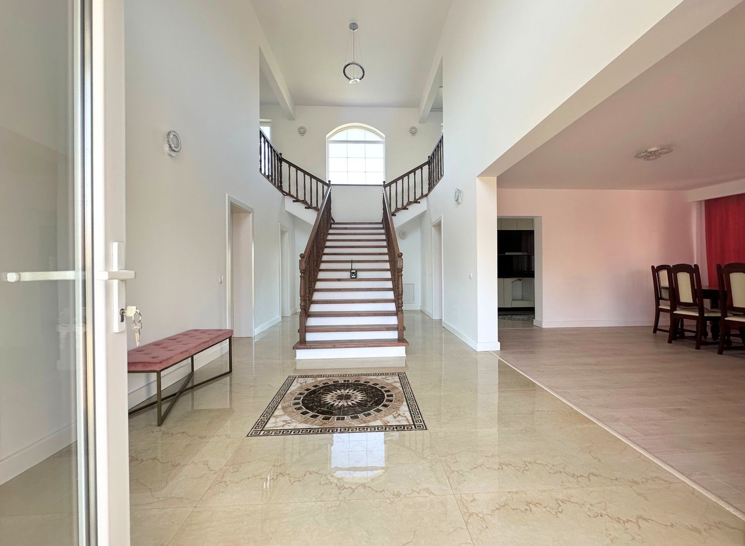 Vânzare casă 5 camere nouă elegantă și spațioasă în Hărman - Poză 37