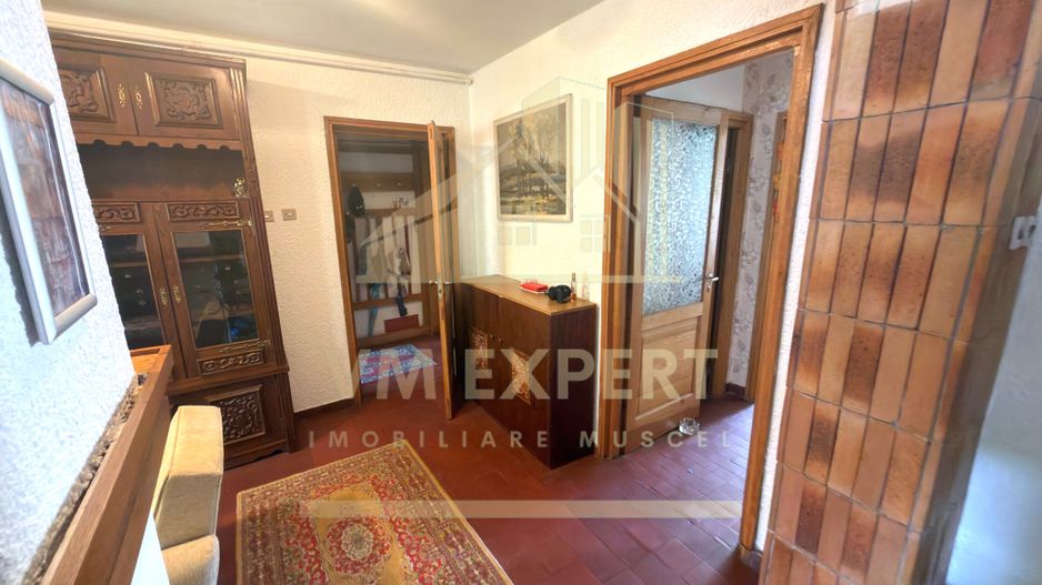 APARTAMENT 4 CAMERE ETAJ 3 CENTRU PRIMĂRIE CAMPULUNG - Poză 5
